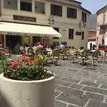 La Stanza Dell'angolo Pensión Maratea