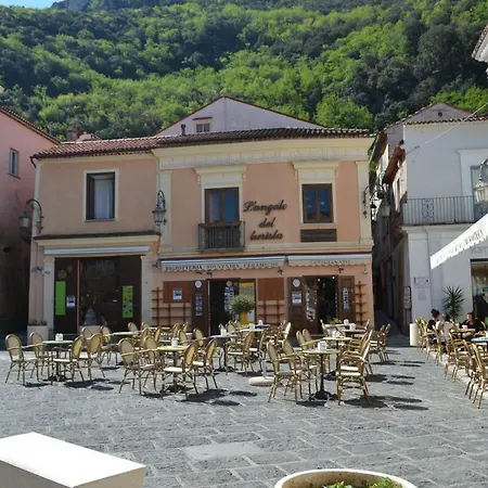 La Stanza Dell'angolo Guest house 4*