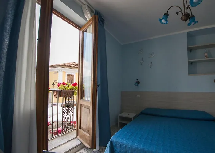Guest house La Stanza Dell'angolo 4*