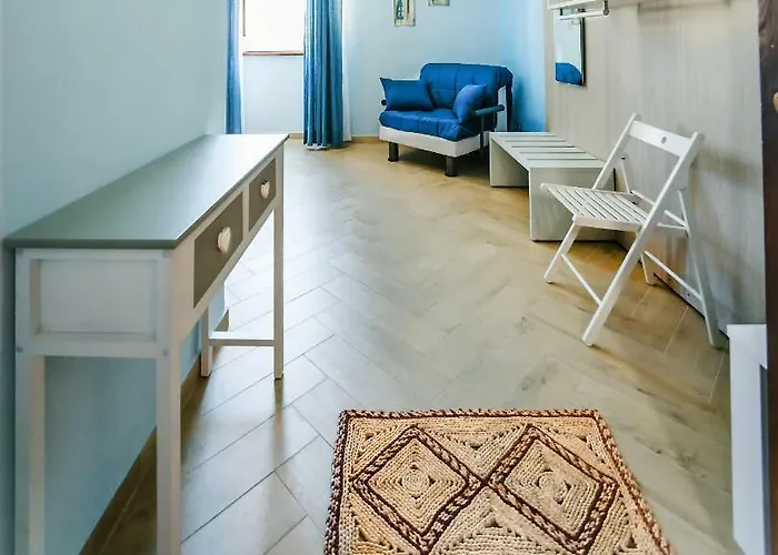 Guest house La Stanza Dell'angolo 4*