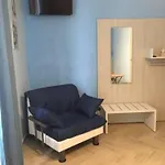 La Stanza Dell'angolo Guest house