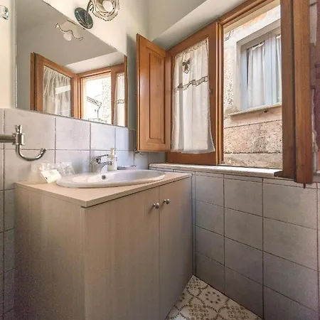 La Stanza Dell'angolo Guest house