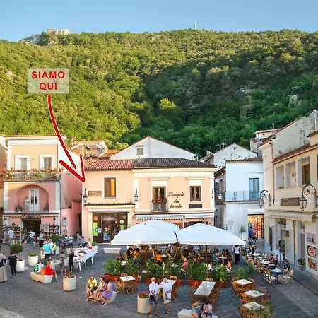 La Stanza Dell'angolo 4*